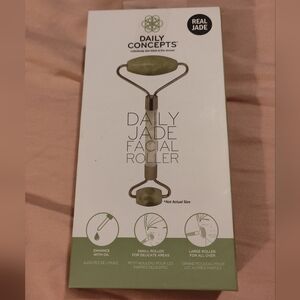 NWT!! Daily Concepts Face Roller (Real Jade)